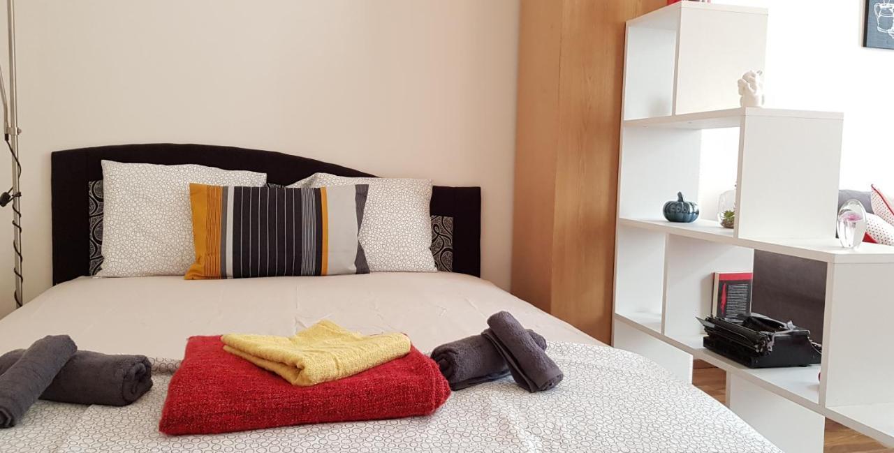Center Royalty Apartment Budapest Bagian luar foto