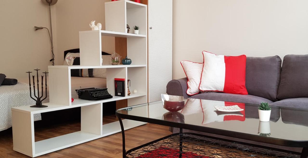 Center Royalty Apartment Budapest Bagian luar foto