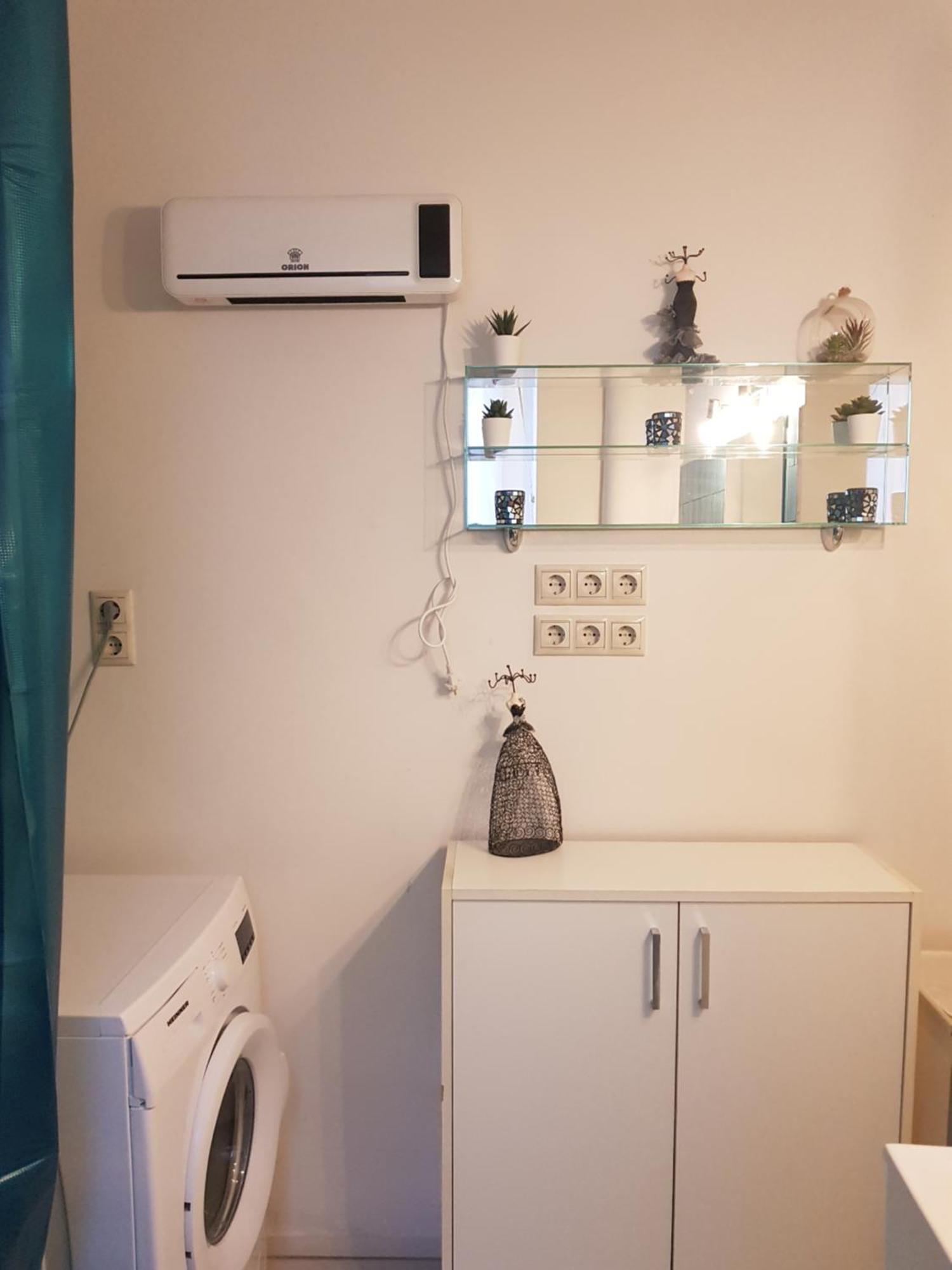 Center Royalty Apartment Budapest Bagian luar foto