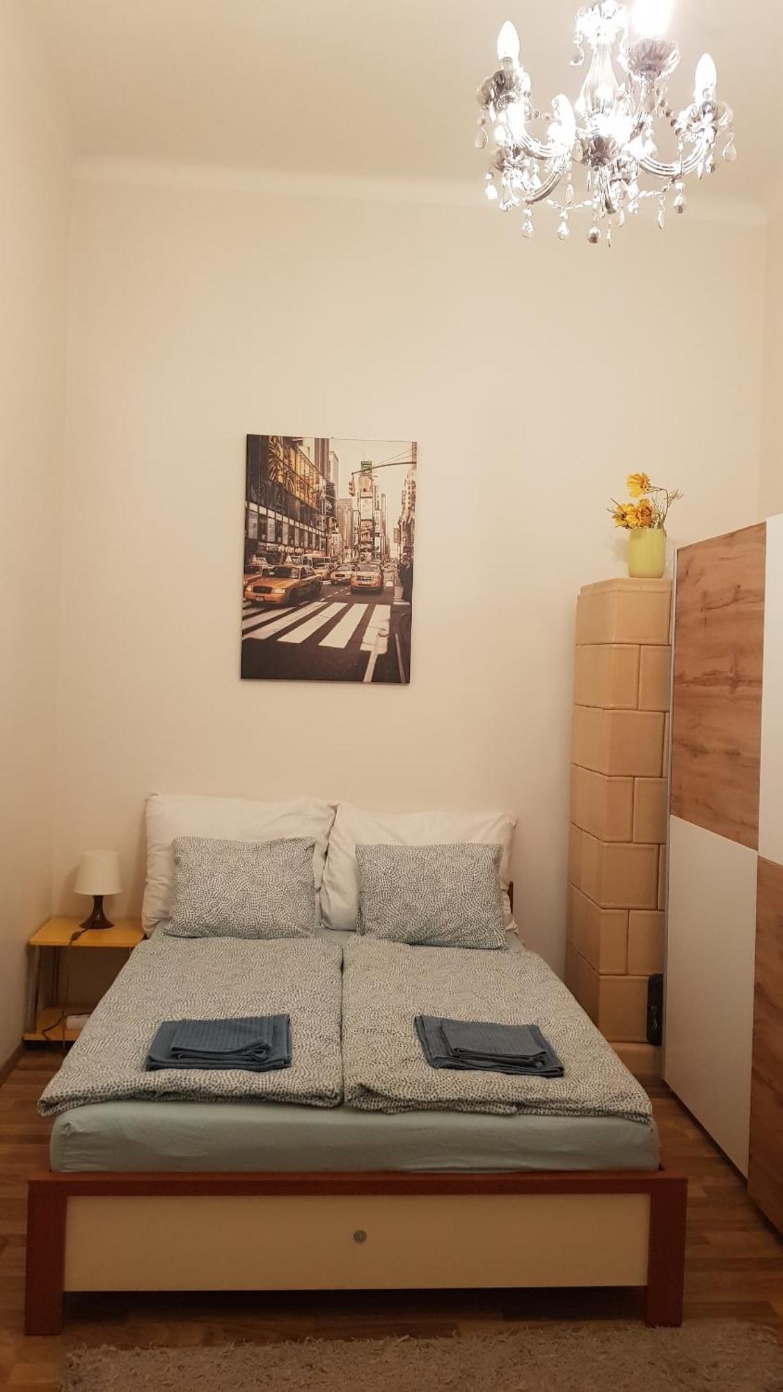 Center Royalty Apartment Budapest Bagian luar foto