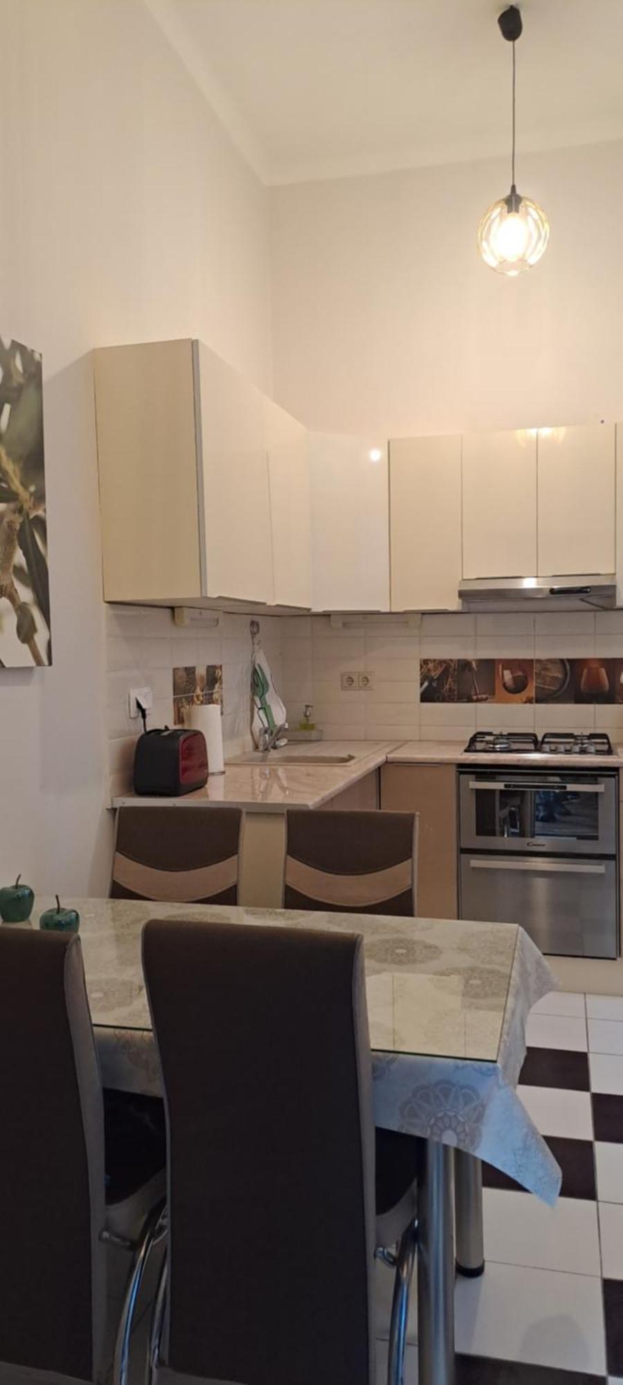 Center Royalty Apartment Budapest Bagian luar foto