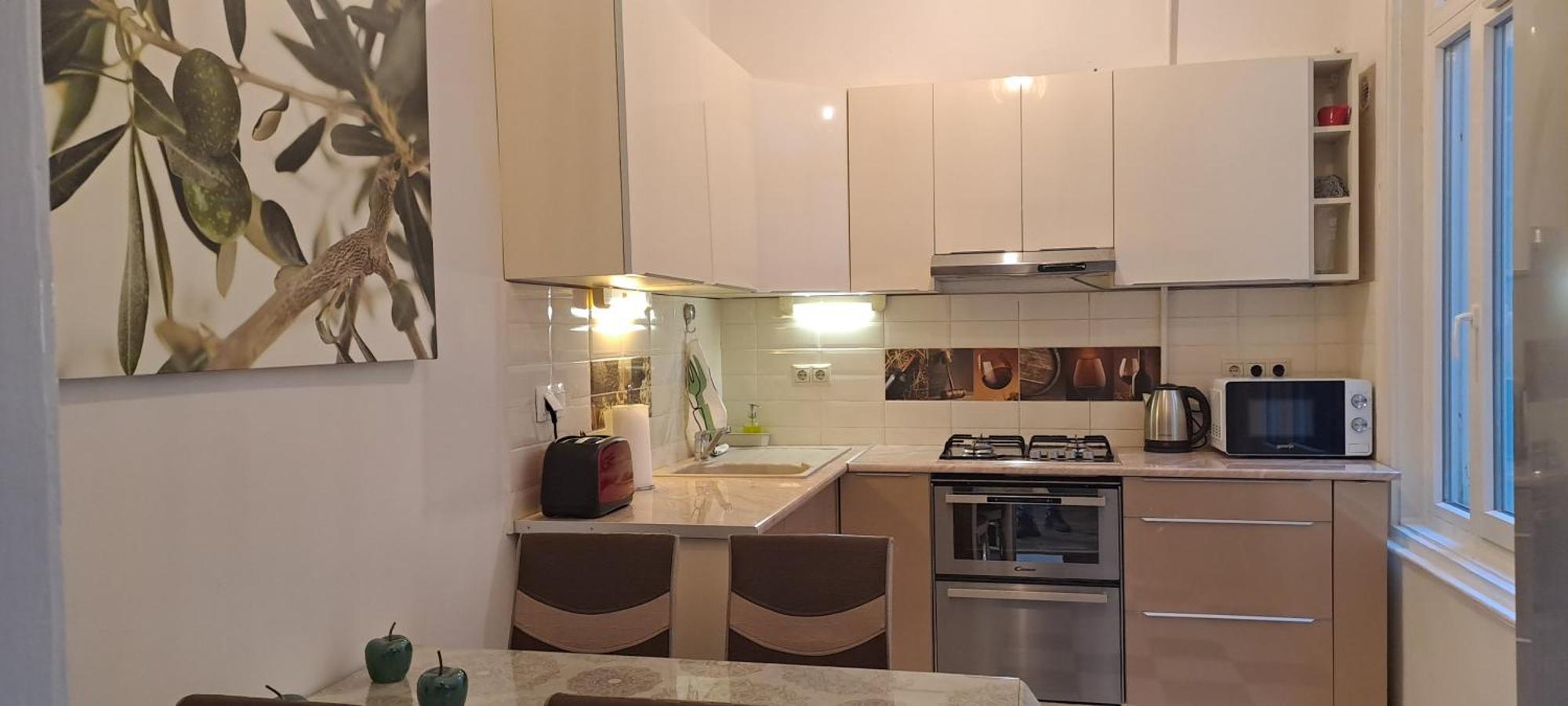 Center Royalty Apartment Budapest Bagian luar foto
